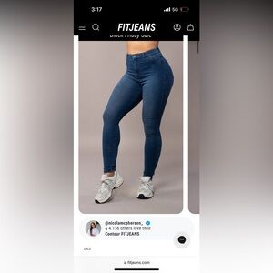 Azure fitjeans In great condition worn only a few times. Too tight now